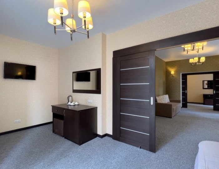 СЕМЕЙНЫЙ 4-МЕСТНЫЙ 3-КОМНАТНЫЙ - Отель «Жоэквара» Гагра