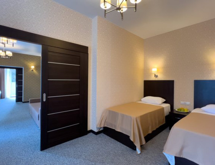 СЕМЕЙНЫЙ 4-МЕСТНЫЙ 3-КОМНАТНЫЙ - Отель «Жоэквара» Гагра