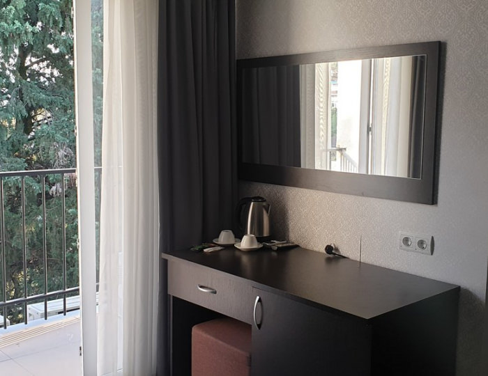 СТАНДАРТНЫЙ 2-МЕСТНЫЙ 1-КОМНАТНЫЙ (С БАЛКОНОМ) - Отель «Жоэквара» Гагра