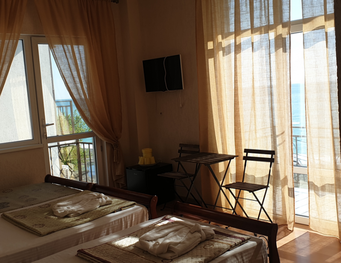 Стандартный 3-местный 1-комнатный с балконом корпус 3 Жемчужина - Отель «Жоэквара» Гагра